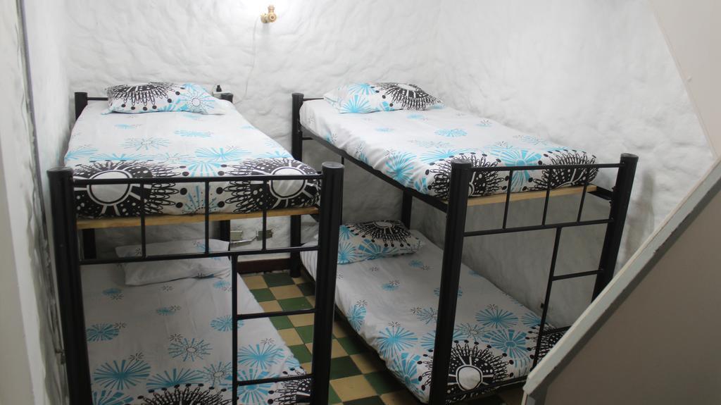Mila Hostel 麦德林 外观 照片