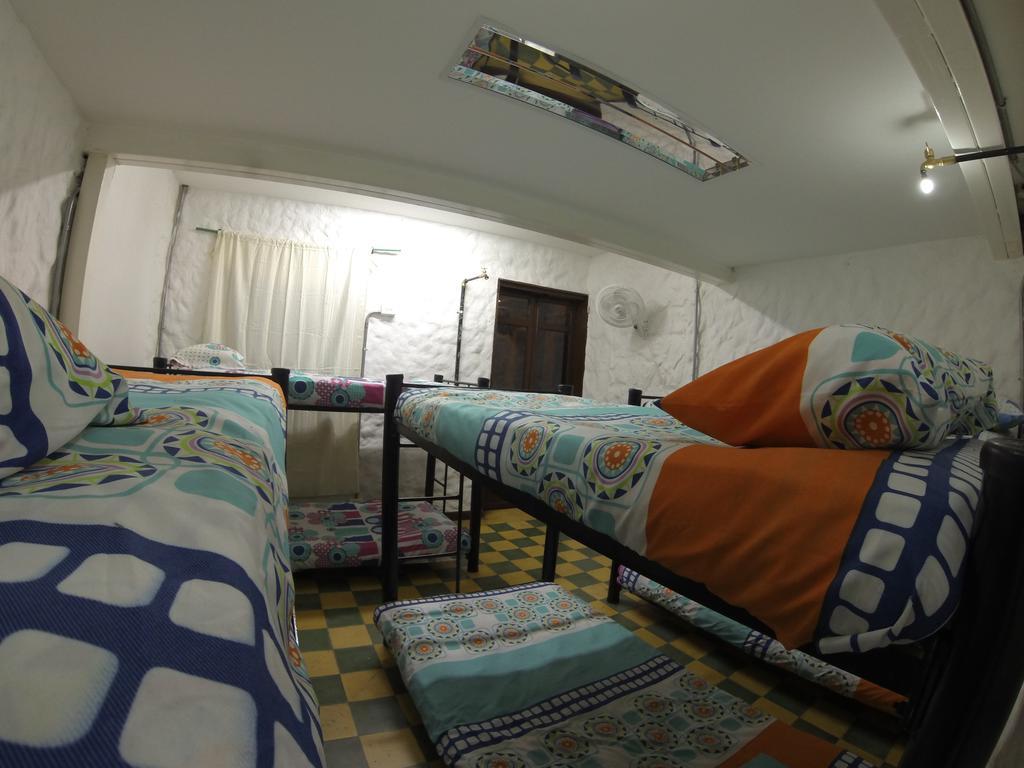 Mila Hostel 麦德林 外观 照片